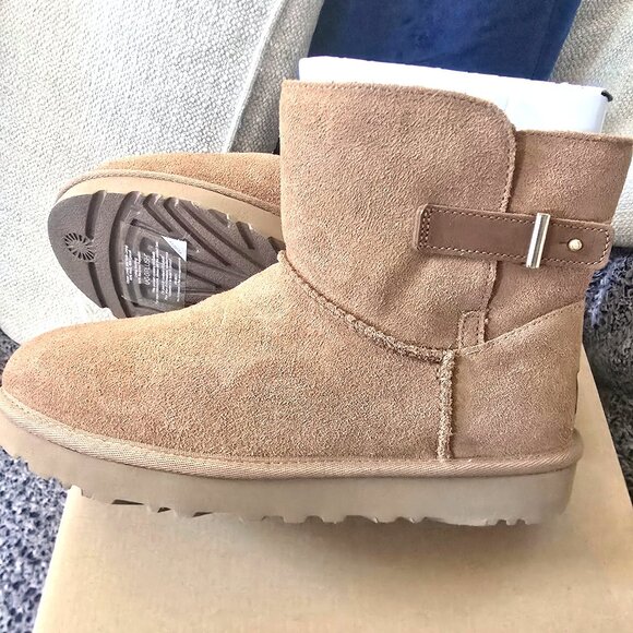 UGG Shoes - UGG Women's Mini Bailey Belt Boots - Chestnut Size 7 - Shearling Wool Lining